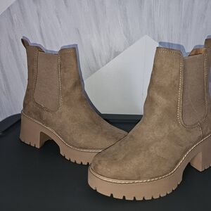 Universal Thread Brown Ankle Boots